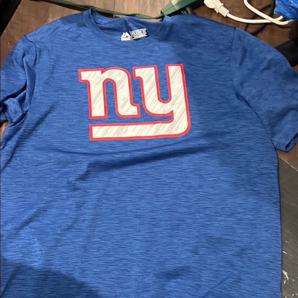 NFL men’s Giants T-shirt, majestic size large